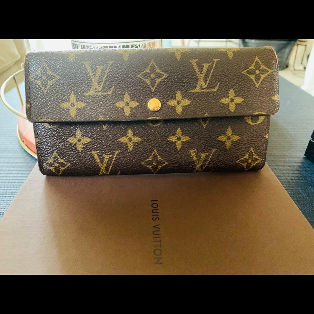 💯 Authentic Monogram wallet-Used
